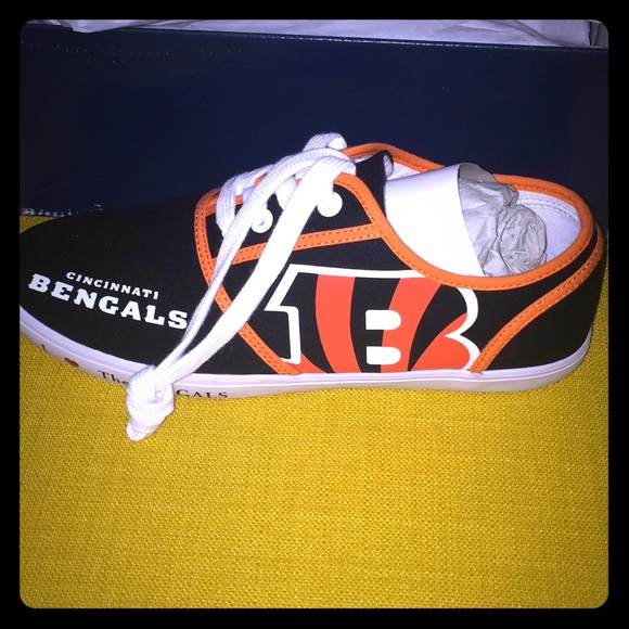 bradford exchange Shoes - LAST PAIR! Bengals lace up shoe